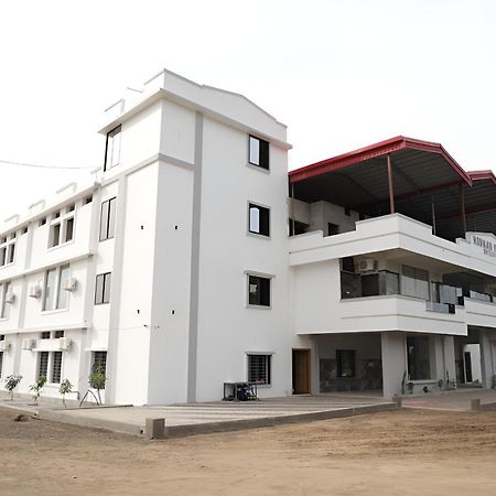 Navkar Palace Hotel & Resort, Sanawad Exterior photo