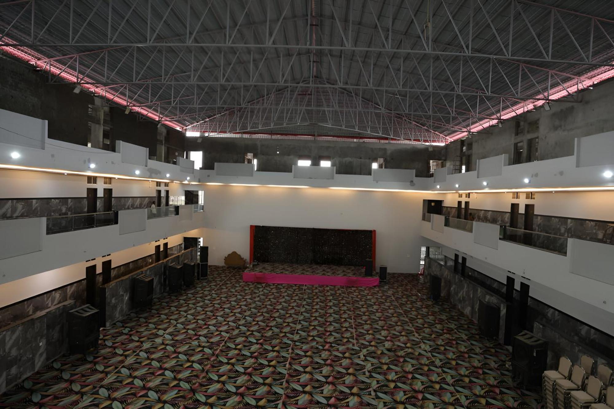 Navkar Palace Hotel & Resort, Sanawad Exterior photo
