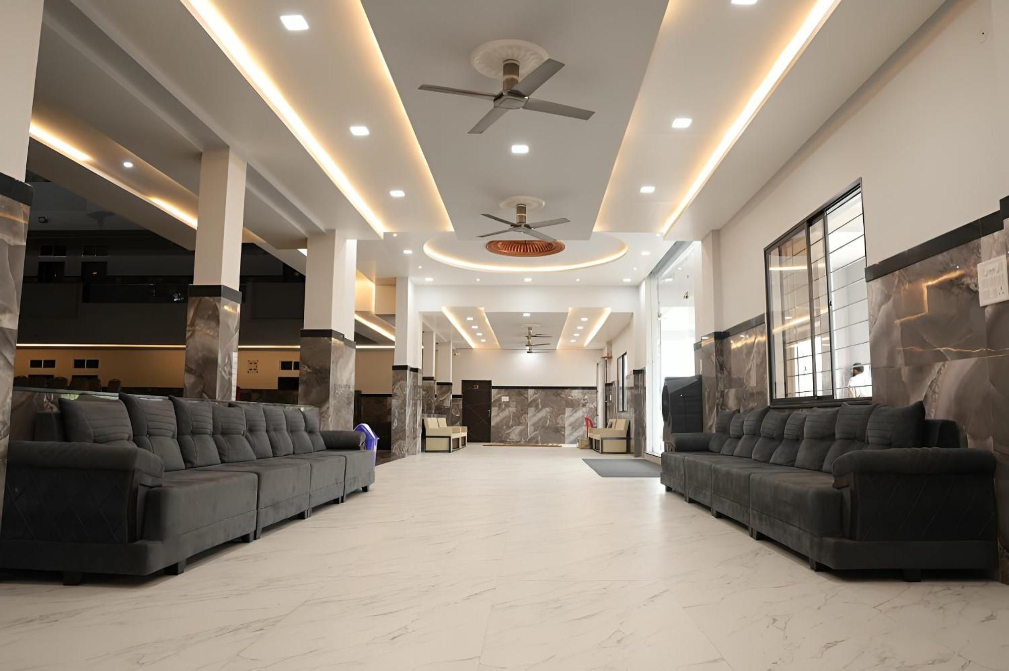 Navkar Palace Hotel & Resort, Sanawad Exterior photo