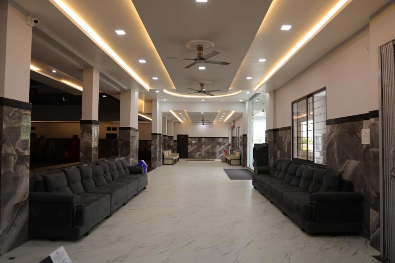 Navkar Palace Hotel & Resort, Sanawad Exterior photo