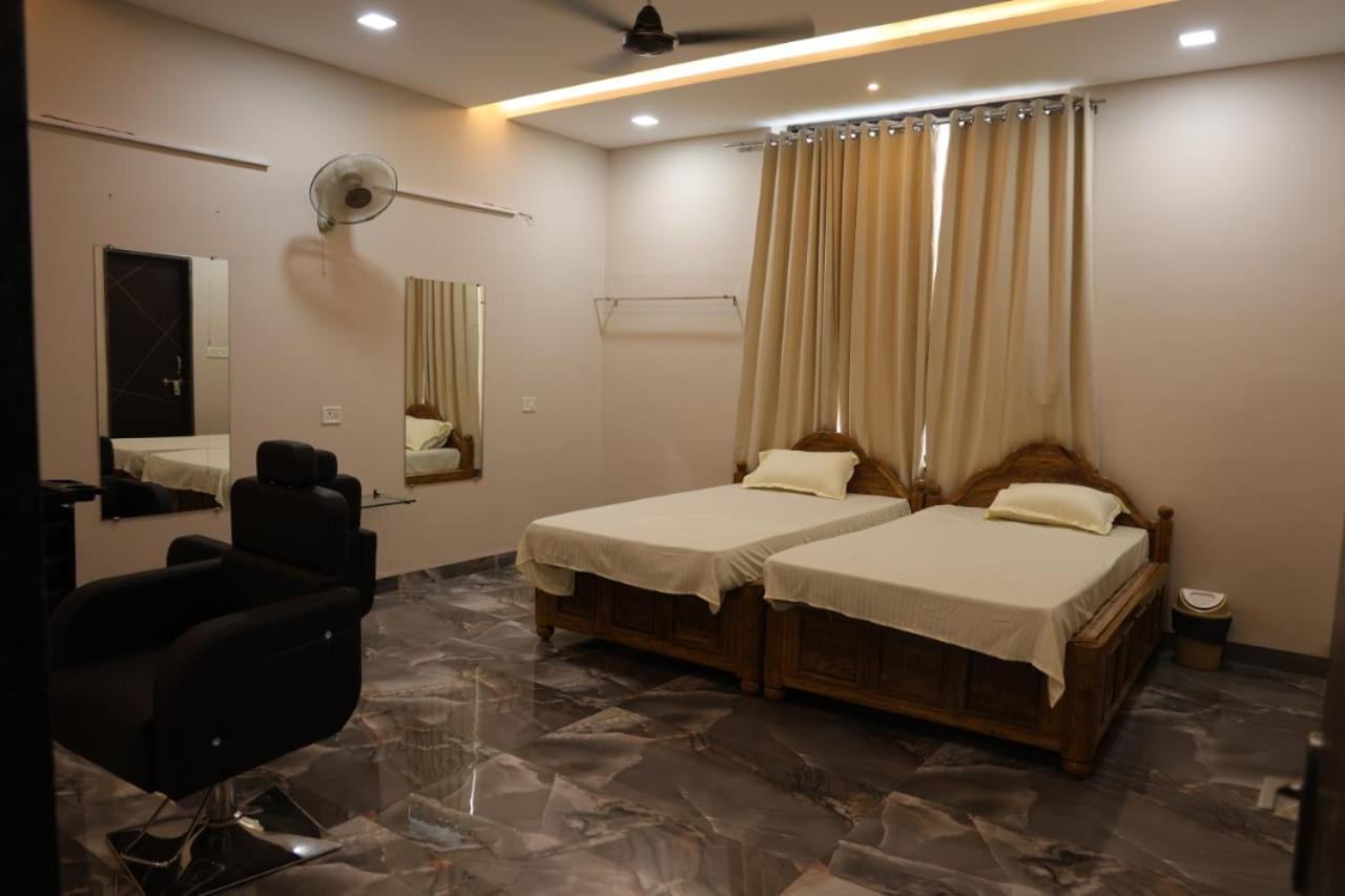 Navkar Palace Hotel & Resort, Sanawad Exterior photo