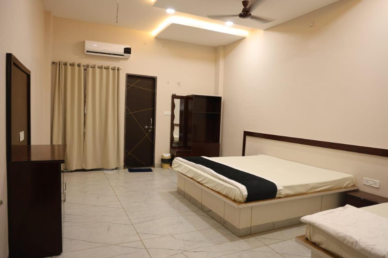Navkar Palace Hotel & Resort, Sanawad Exterior photo